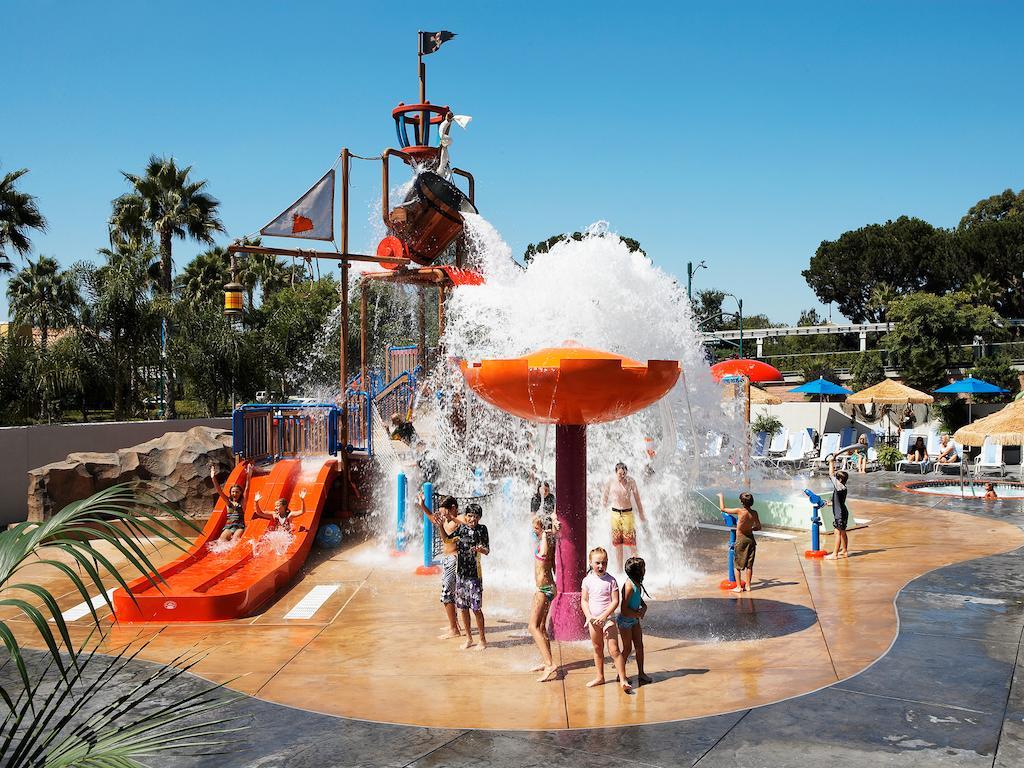 Howard Johnson By Wyndham Anaheim Hotel & Water Playground Facilities photo