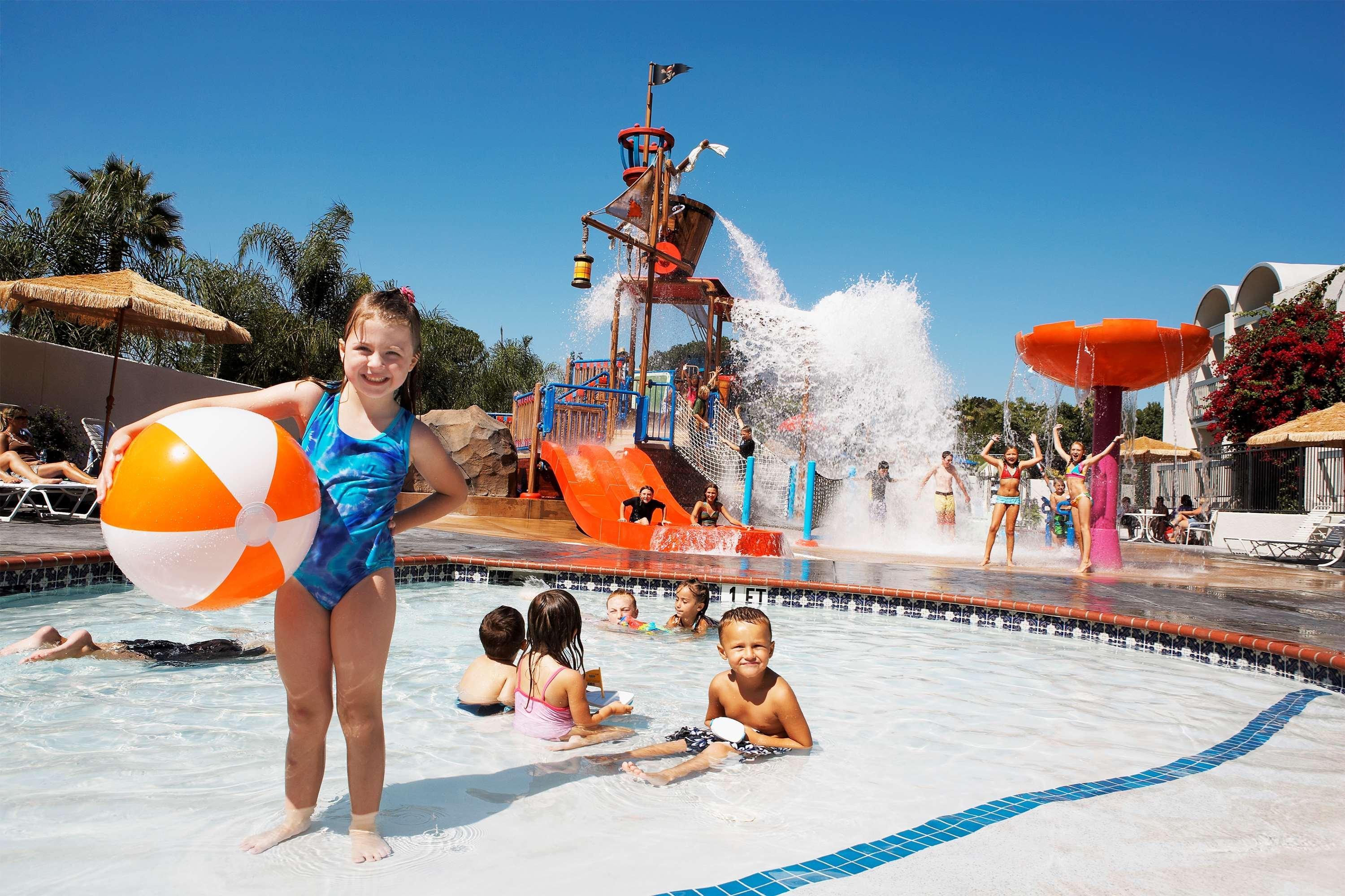 Howard Johnson By Wyndham Anaheim Hotel & Water Playground Facilities photo
